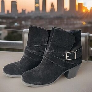 BCBGeneration Women's 9M Black Suede Ankle Boots Wrap Around Buckle Modern EUC